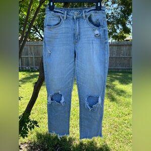 Distressed Light Blue Junior’s Jeans